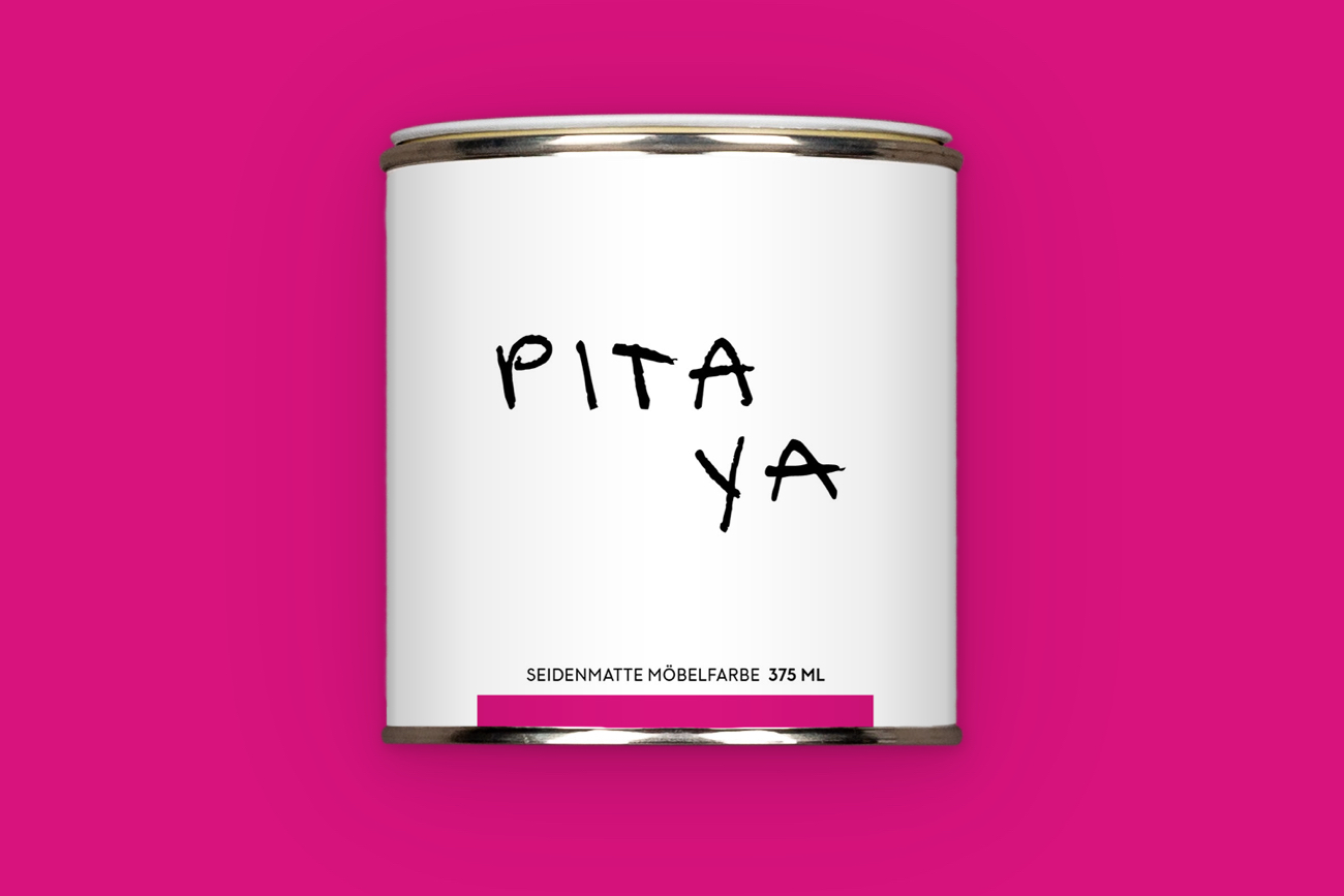 Pinker Möbellack für auffällige Wohnakzente. Farbe „Pitaya“ um Möbel exotisch zu streichen, passt perfekt zum Urban Jungle und Boho-Stil