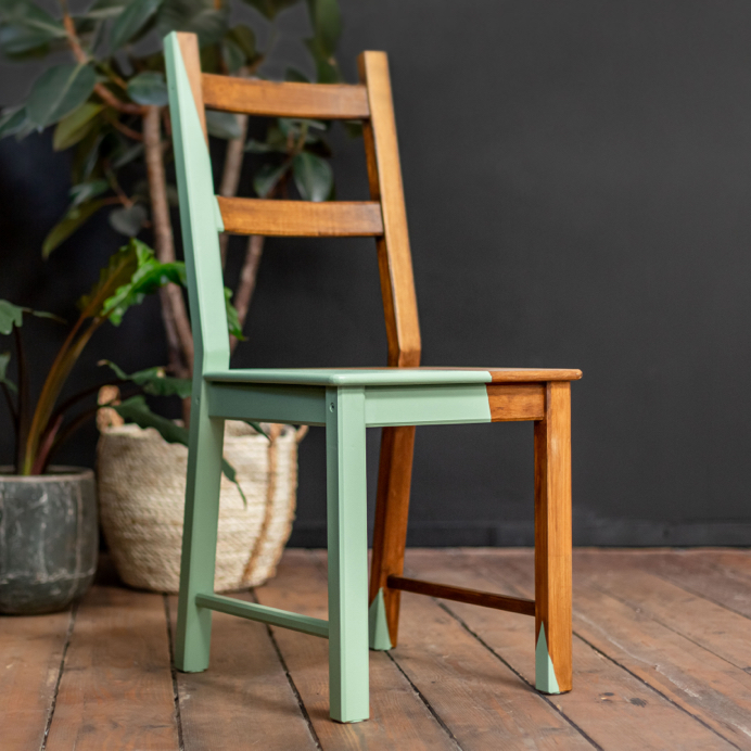 Alte Stühle einfach streichen ohne schleifen, so wird der einfachste Holzstuhl zum echten Hingucker mit einfachen DIY-Ideen und IKEA-Hack