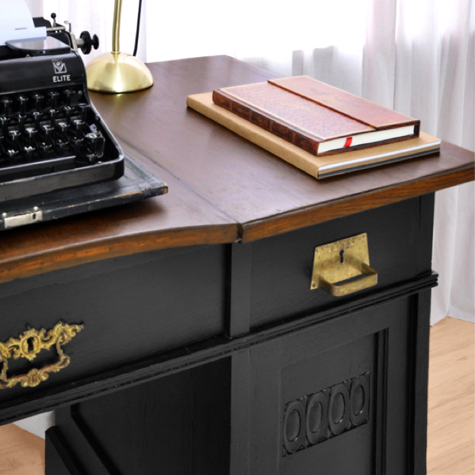 Alte massive Möbel aufbereiten und upcyclen für Anfänger, mit hochwertigen wasserbasierten Farben, Möbel für große Räume