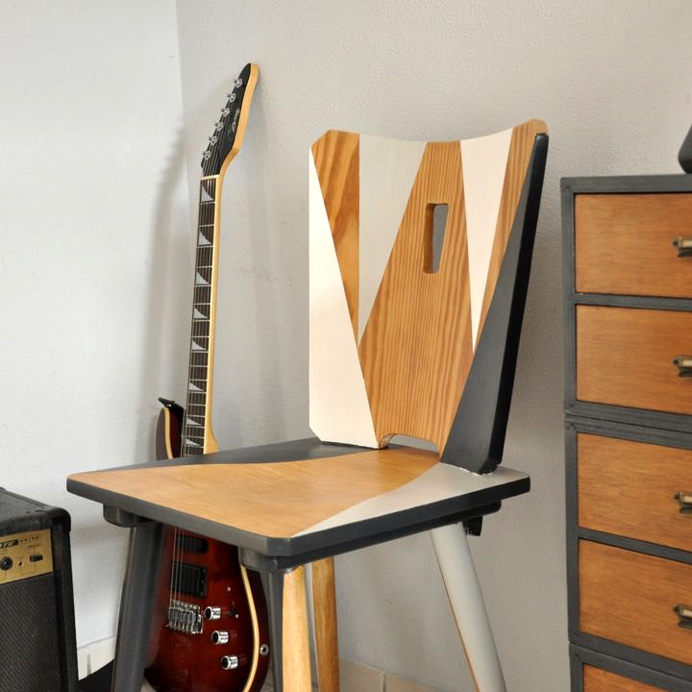 Stühle mit Mustern streichen für Jugendzimmereinrichtung oder Musikzimmer, ausgefallene Wohnideen zum selber machen